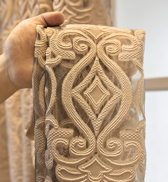 "ستائر تول أوروبية فاخرة – معتمة ومطرزة لغرف المعيشة والنوم والطعام والشرفة"