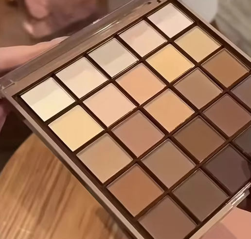 لوحة ظلال عيون 25 لونًا – غير لامعة ولامعة بدرجات البني الطبيعية، مثالية للمكياج اليومي والحفلات