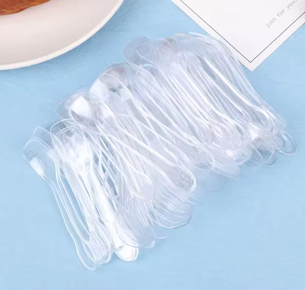 ملاعق بلاستيكية صغيرة متعددة الاستخدامات - 100 قطعة للحلويات والآيس كريم والجيلاتين والحفلات