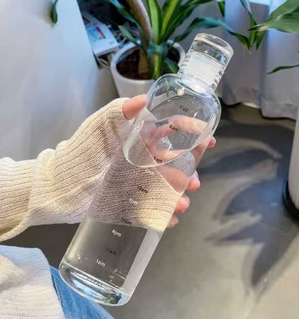 زجاجة مياه بلاستيكية شفافة 500/750 مل – مع علامة زمنية، مانعة للتسرب، سعة كبيرة للأطفال والمدرسة والصالة الرياضية