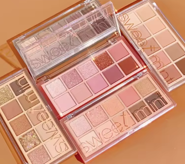 لوحة ظلال عيون نود كول تون – تشكيلة سموكي بنية غير لامعة ولامعة للنساء