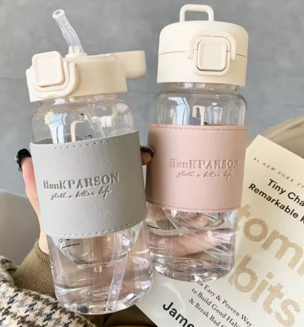 زجاجة مياه إبداعية للأطفال 500 مل – غطاء منبثق بلاستيكي، مانعة للتسرب، مع قش، محمولة للمدارس