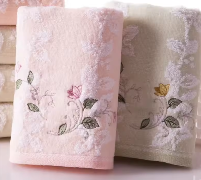 منشفة قطنية مطرزة للبالغين – ماصة وناعمة، جودة فندقية (68×34 سم)