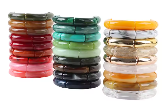 أساور نسائية عصرية – راتنج هندسي وخيزران أكريليك مطرز