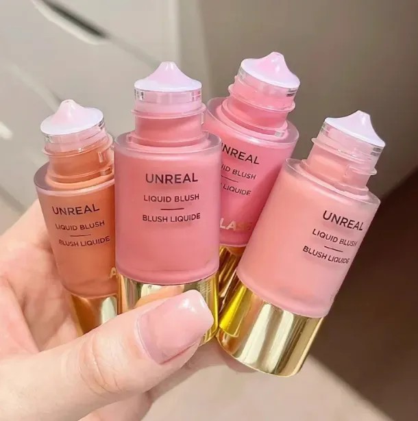 7 ألوان عالية الصباغ الخد الخد السائل الطبيعية اللامعة الطبيعية بلوزة خدود رطبة قطرات خامدة الجمال الجمال توهج الحليب الماكياج زبدة أحمر الخدود سائل عالي الجودة