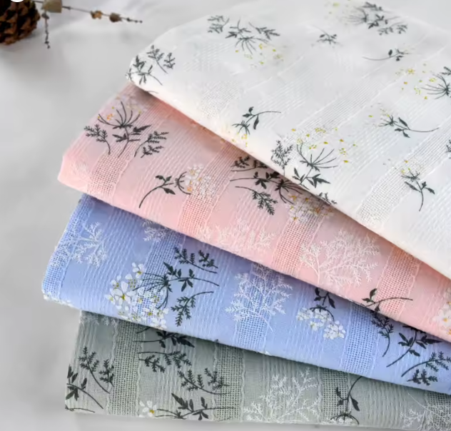 قماش جاكار قطني 100% بنقشة ديزي صغيرة – نصف متر