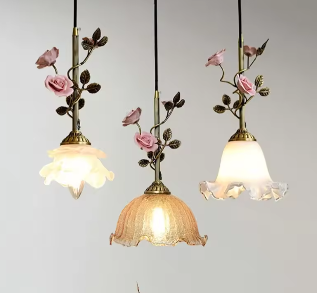 ثريا نحاسية فرنسية عتيقة “روز” – إضاءة ديكور أنيقة للمنزل