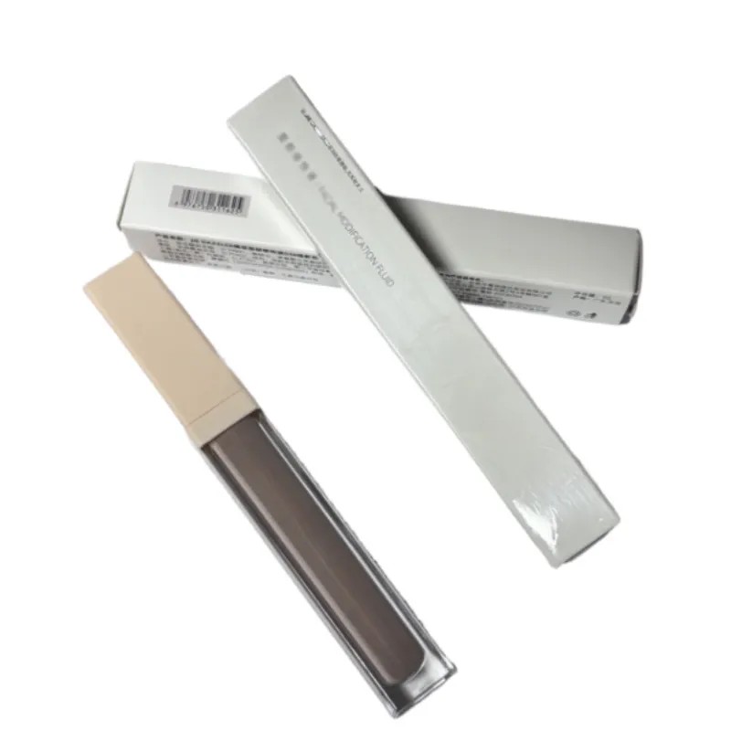 مربع الحد الأدنى - مصحح خافي العيوب على وجه الزجاجة ، سائل خفيف الوزن للبشرة الخالية من العيوب